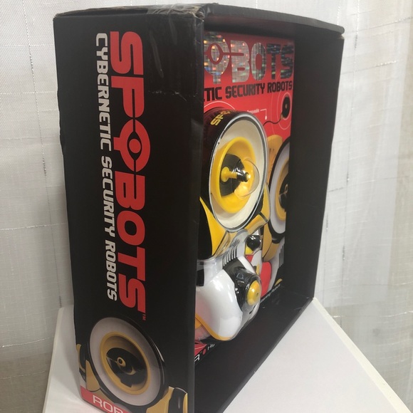 SPYBOTS Cybernetic Security Robots ROBOEAR Yellow Remote Listening Robot NEW - Picture 4 of 7